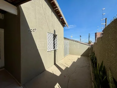 <strong>Casa Padrão</strong>&nbsp;<small>(2 dormit&oacute;rios)</small>