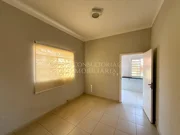 <strong>Casa Padrão</strong>&nbsp;<small>(2 dormit&oacute;rios)</small>