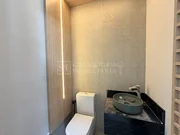 <strong>Casa em Condomínio</strong>&nbsp;<small>(3 dormit&oacute;rios sendo 3 su&iacute;tes)</small>