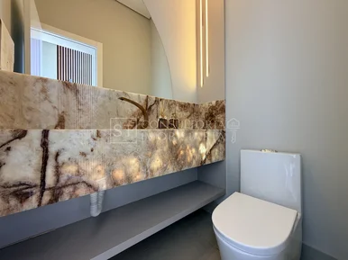<strong>Casa em Condomínio</strong>&nbsp;<small>(3 dormit&oacute;rios sendo 3 su&iacute;tes)</small>