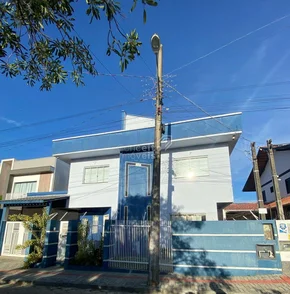 <strong>Residência Alto Padrão a 50m da Praia da Armação</strong>