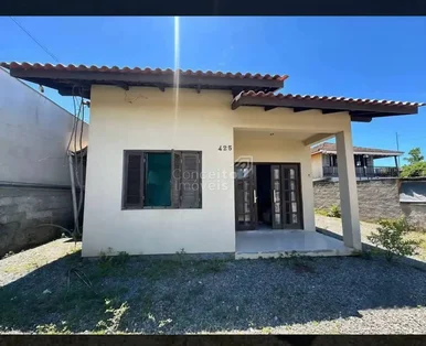 <strong>Casa Mobiliada com 2 Quartos em Itajubá. Locação Anual</strong>