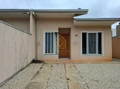 Casa Com 3 Quartos Semi Mobiliada