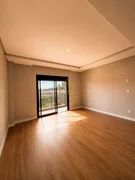 <strong>Sobrado em Condominio</strong>&nbsp;<small>( sendo 3 su&iacute;tes)</small>