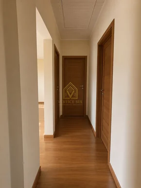 Casa Recém Reformada + Terreno Amplo De 360m²!