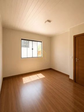 Casa Recém Reformada + Terreno Amplo De 360m²!