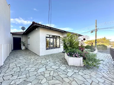 Imóvel Residencial E/ou Comercial - Semimobiliada - Olarias