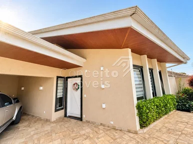 Residência Alto Padrão Com Piscina - Jardim Carvalho