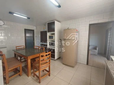 Residência Térrea Semimobiliada - Contorno