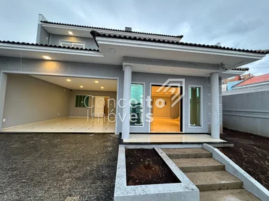 <strong>Residência de Alto Padrão com Piscina - Uvaranas</strong>