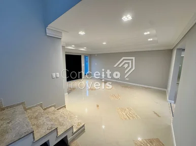 Residência De Alto Padrão Com Piscina - Uvaranas