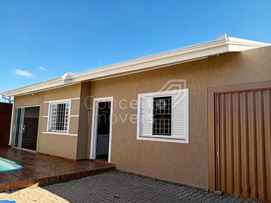 Residência Com Piscina - Bairro Contorno