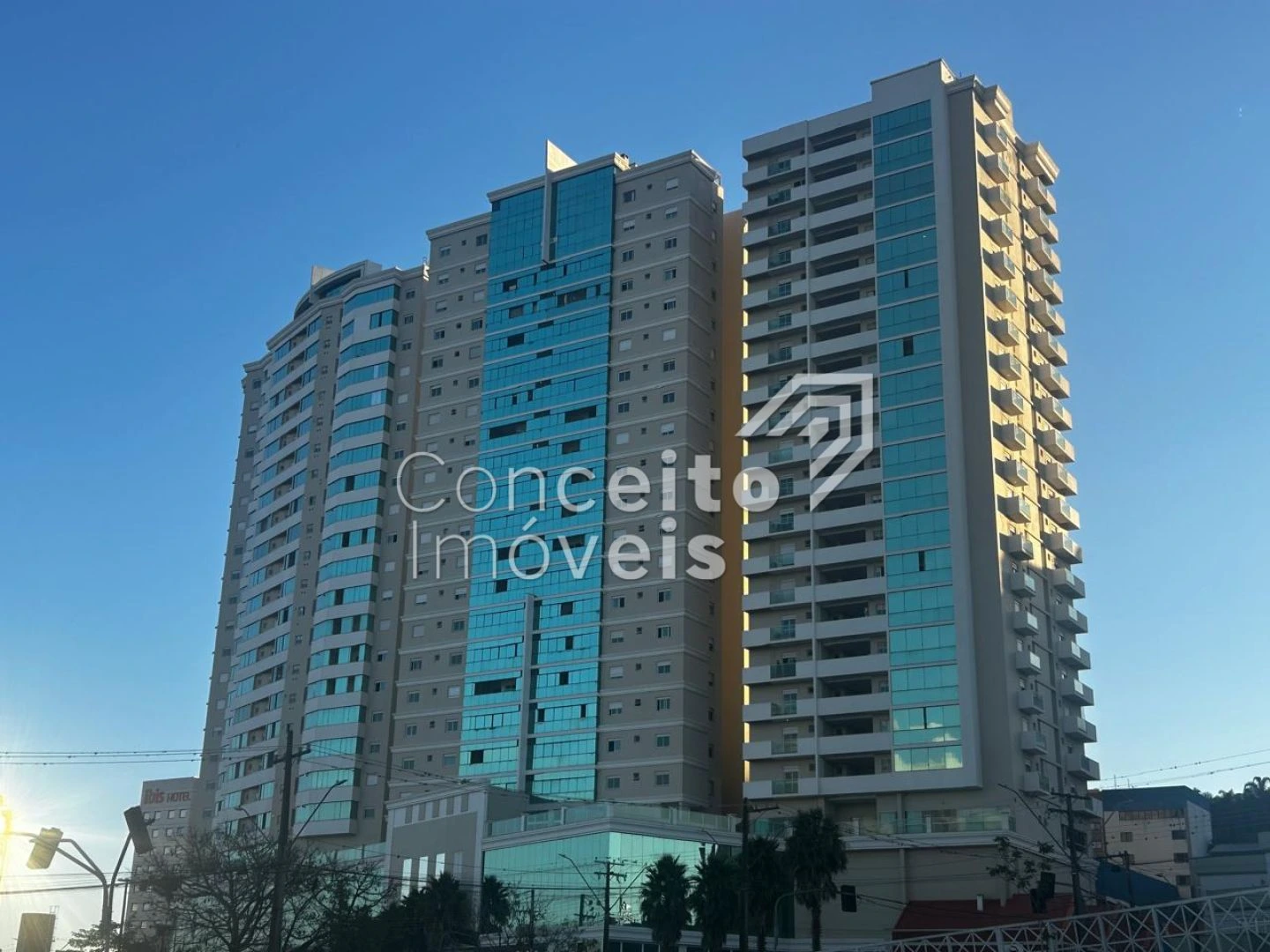 Edifício Santos Dumont - Apartamento Semimobiliado