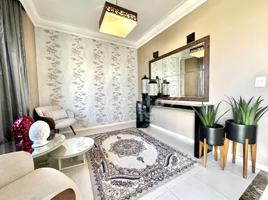 Residência De Alto Padrão Semimobiliada E Com Piscina - Jardim Carvalho