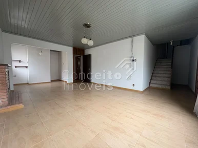Residência De Esquina Com Amplo Terreno - Orfãs