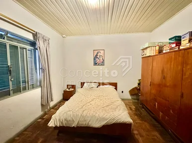 Residência Com Amplo Terreno - Vila Estrela