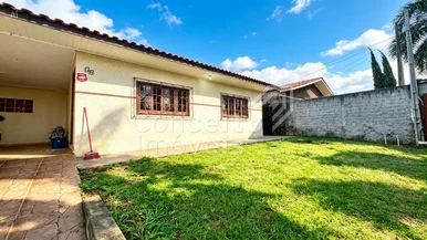 Residência Térrea Com Amplo Terreno - Uvaranas