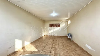 Residência Térrea Com Amplo Terreno - Uvaranas