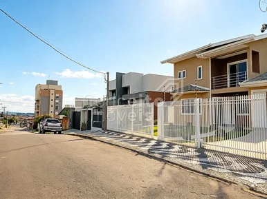 Residência Semimobiliada Com Edícula - Jardim Carvalho