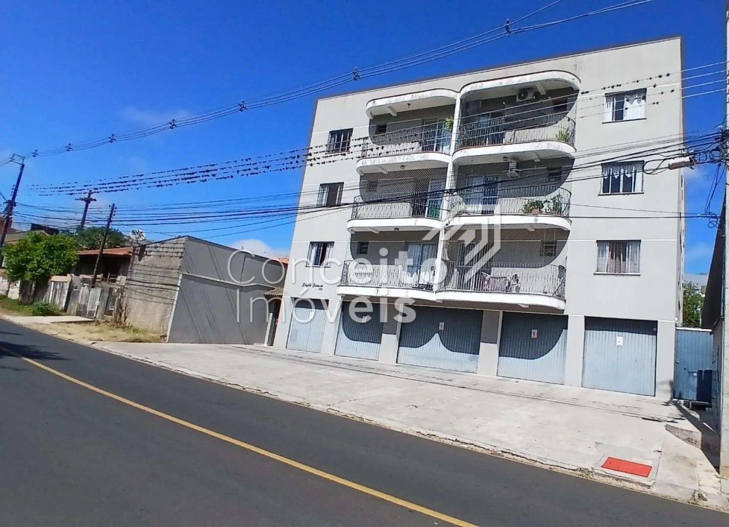 Edifício Casemiro - Uvaranas - Apartamento Semimobiliado
