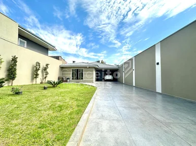 Residência Semimobiliada Com Amplo Terreno - Estrela