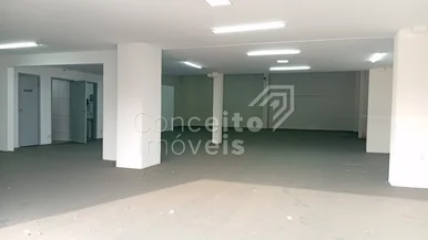 Barracão Com 200 M² - Oficinas