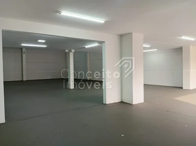 Barracão Com 200 M² - Oficinas