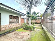 Residência Semimobiliada com amplo Terreno - Uvaranas - Foto 4