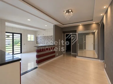 Residência Semimobiliada Com Amplo Terreno - Cipa
