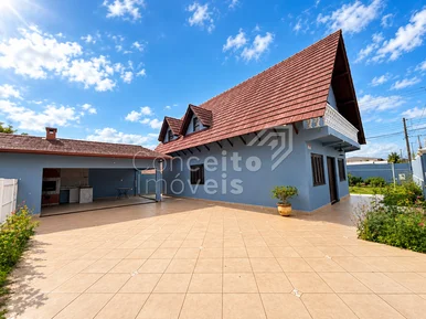Sobrado Semimobiliado Estilo Chalé com Piscina - Jardim Carvalho - Foto 2