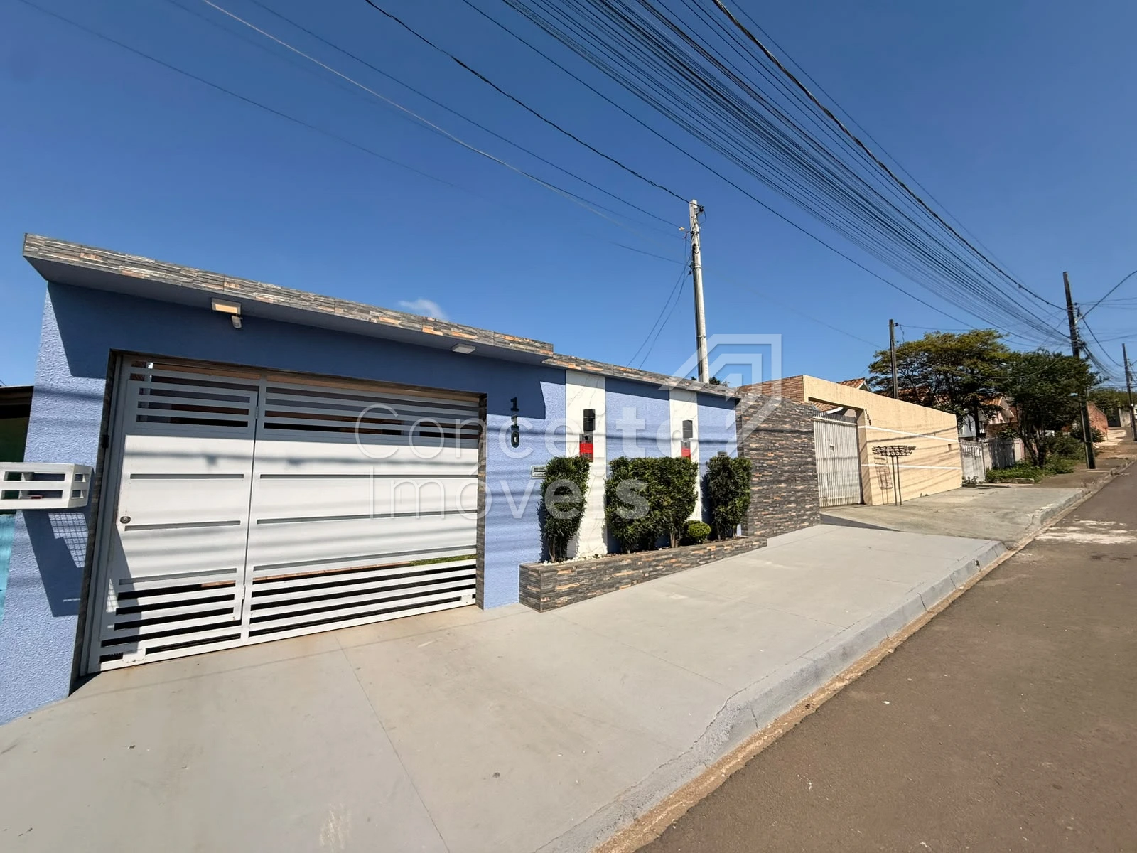Residência Semimobiliada Com Edícula - Colônia Dona Luiza