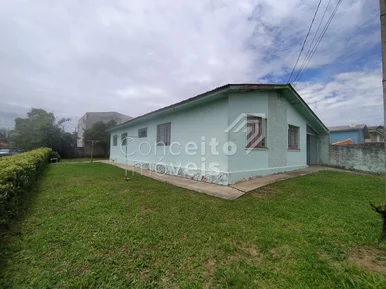 Residência Com Amplo Terreno - órfãs