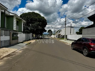 Sobrado Semi Mobiliado - Uvaranas