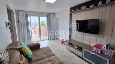 Residência Com Amplo Terreno - Oficinas
