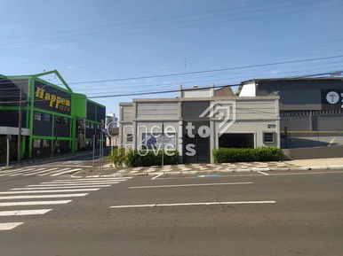 Imóvel Comercial Com Amplo Estacionamento - Centro