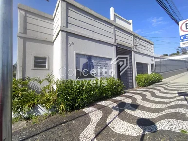 <strong>Imóvel Comercial com amplo Estacionamento - Centro</strong>