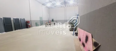 Barracão Com Loja - Jardim Los Angeles