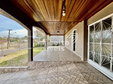Residência Com Amplo Terreno - Uvaranas
