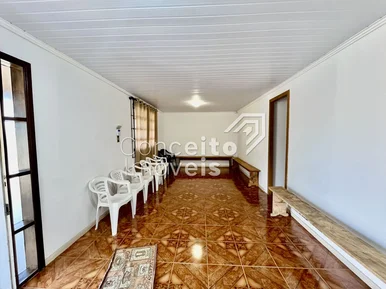 Residência Com Amplo Terreno - Uvaranas