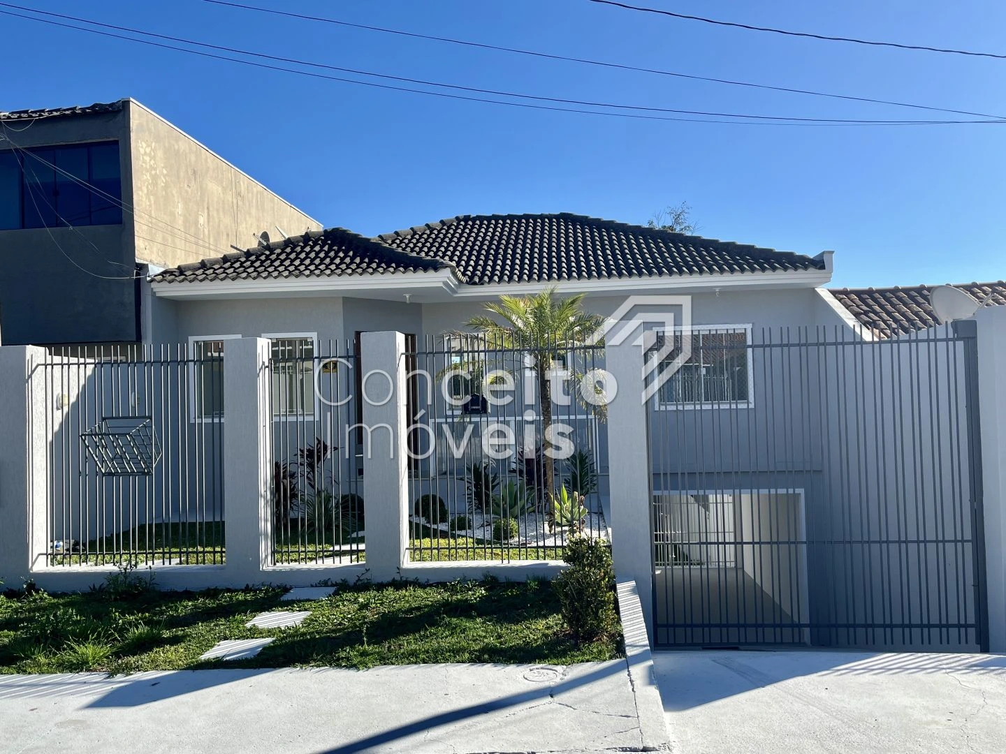 Residência Com Amplo Terreno - Jardim Canaã - Contorno