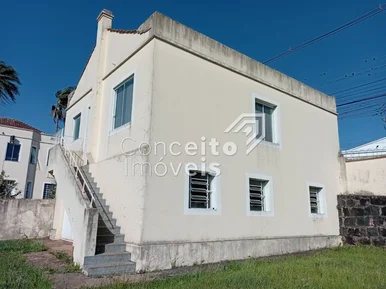 <strong>Sala / Ponto Comercial - Uvaranas</strong>