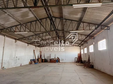 Barracão Comercial Com 333 M² -  órfãs