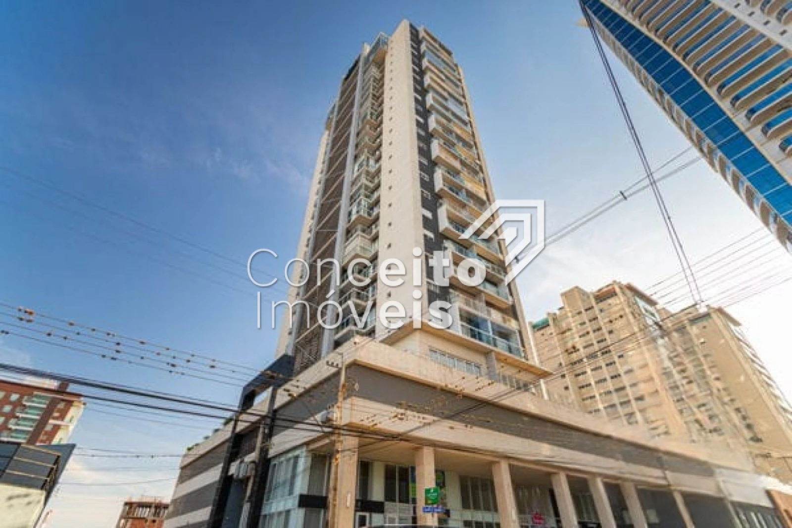 Edifício Platinum - Oficinas - Apartamento Semi Mobiliado