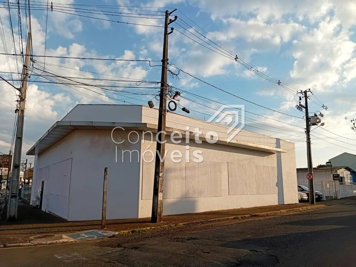 Loja / Ponto Comercial - Oficinas