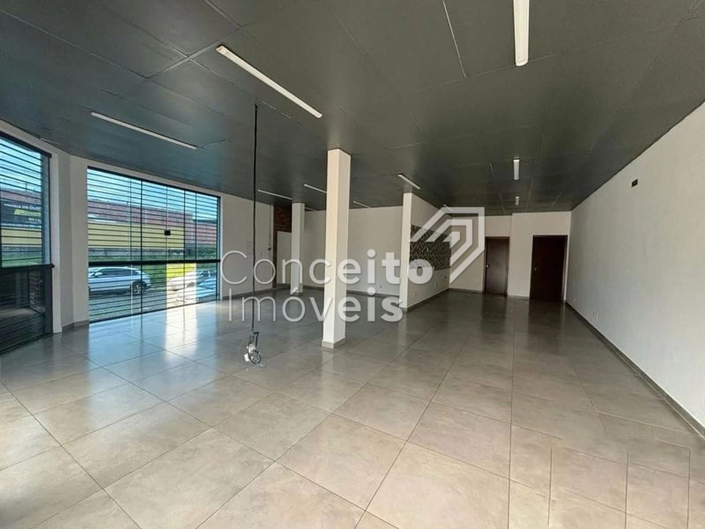 Sala / Ponto Comercial - Nova Rússia