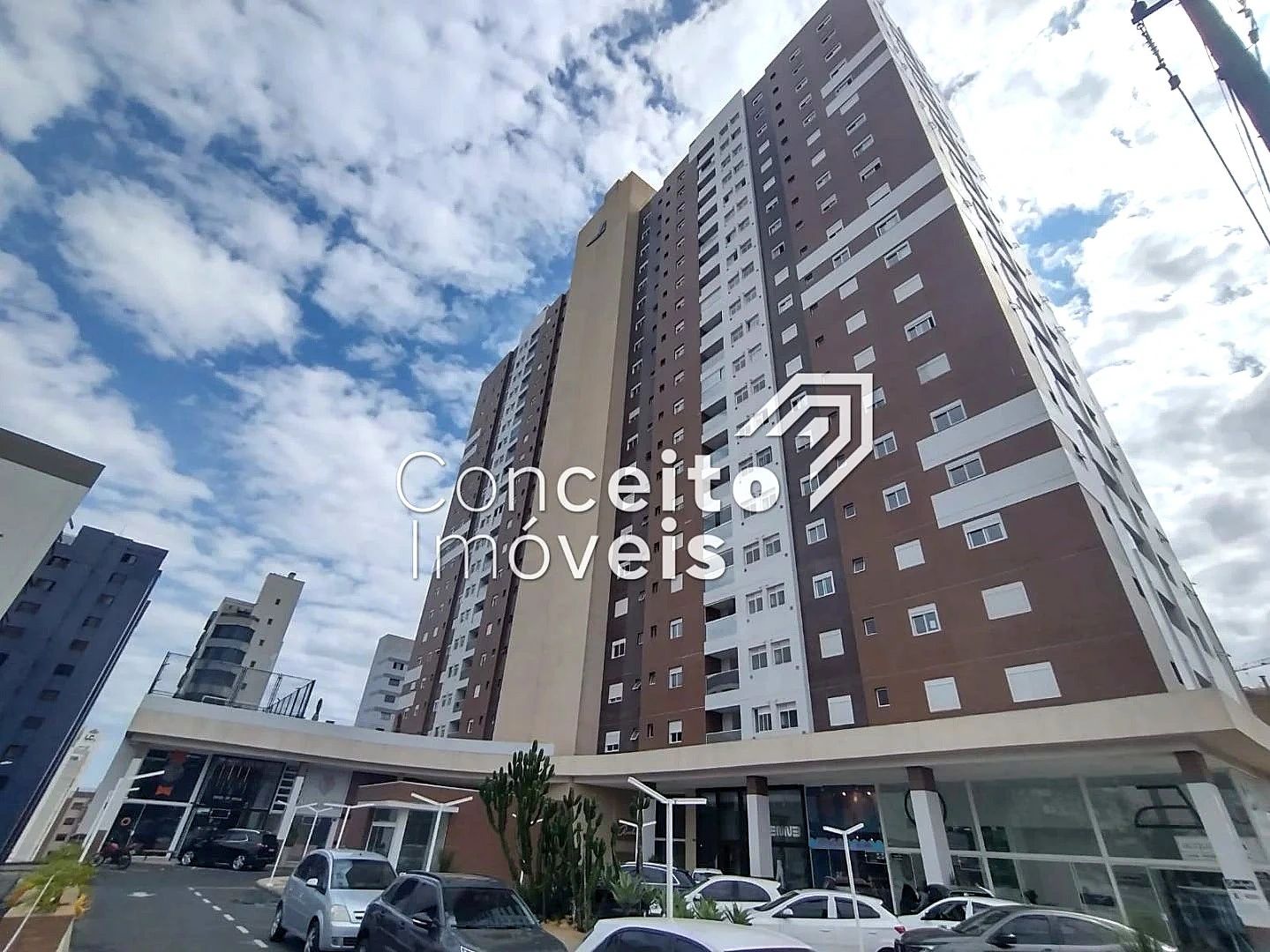 Edifício Rembrandt - Centro - Apartamento Semimobiliado