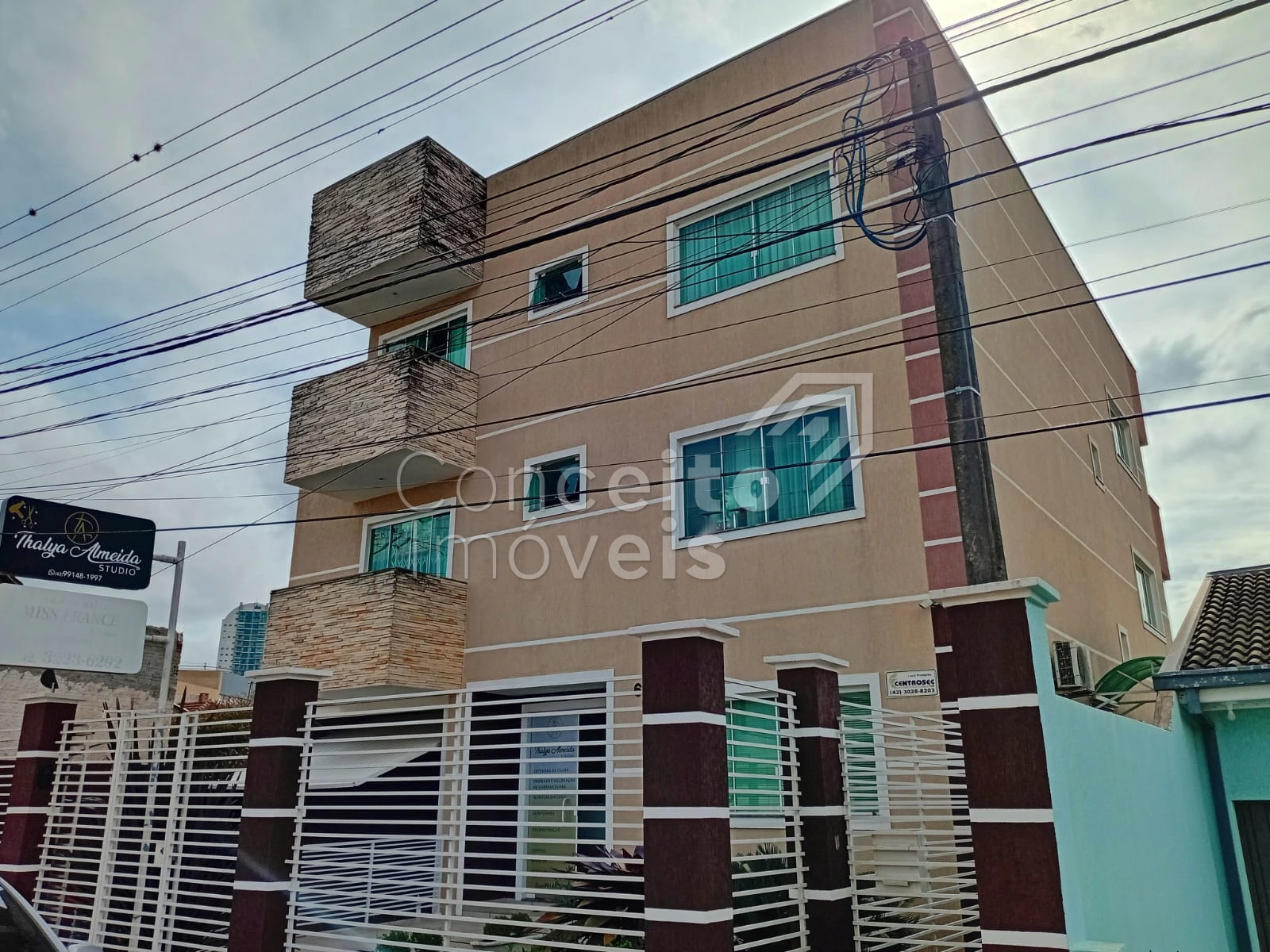 Triplex - Uvaranas - Semimobiliado