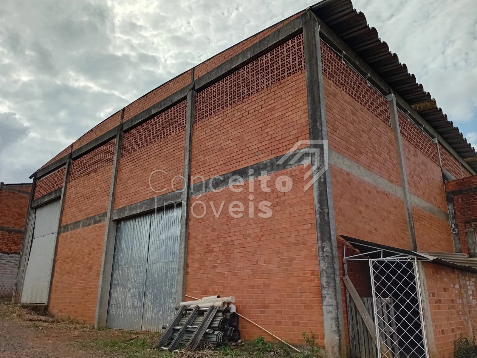 Barracão Comercial 800 M² - Nova Rússia
