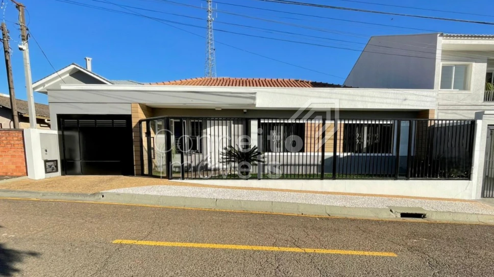 Residência Com Piscina - órfãs - Semimobiliada