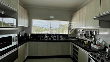 Residência Com Amplo Quintal - Oficinas